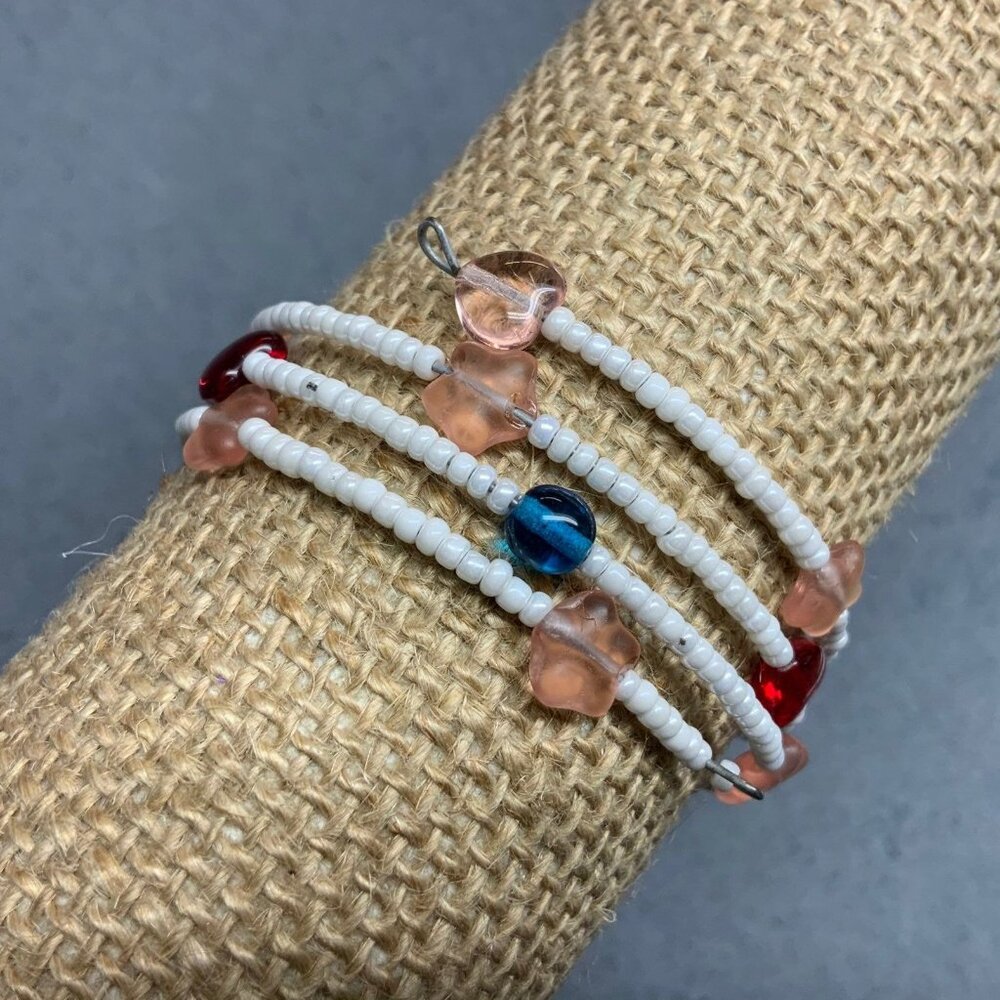 Memory Wire Bracelet 7 In White Seed Bead Multicolor Heart Star Retro Vintage